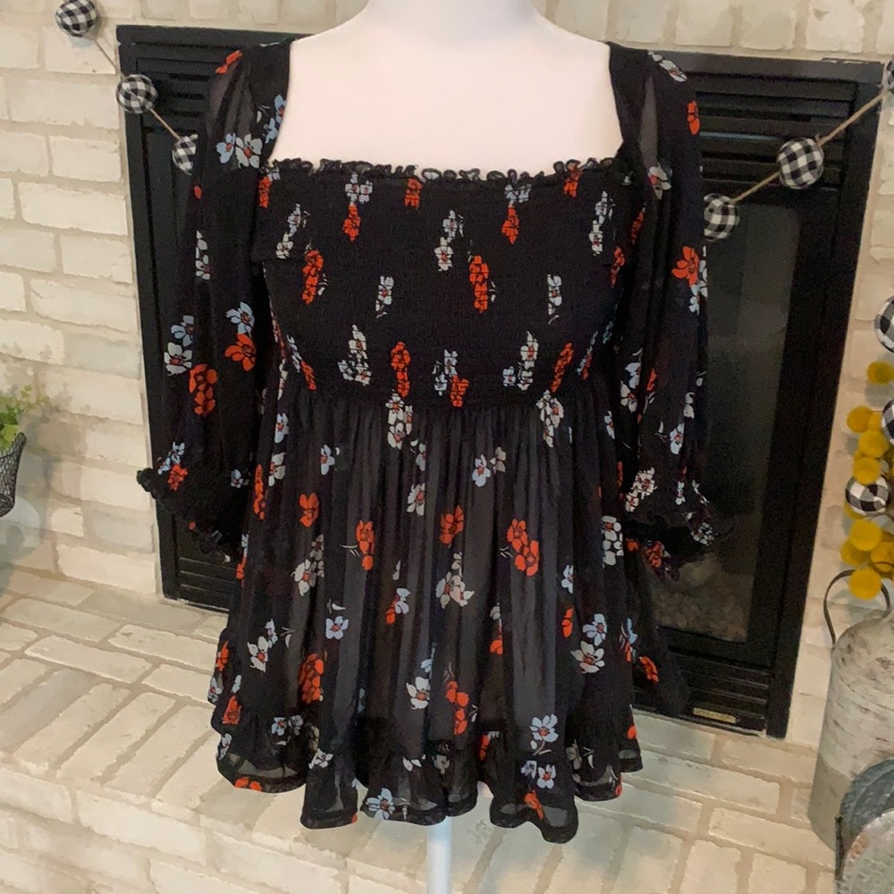 Floral off the shoulder FreePeople XL top.